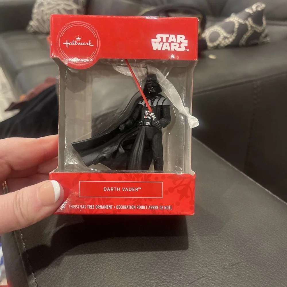NIB‎ Hallmark Star Wars Darth Vader w/ Light Saber Christmas Holiday Ornament